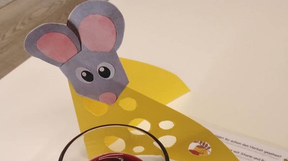 Kindergarten_Susi_Weigel_Topofenknödel_mit_Beerenragout