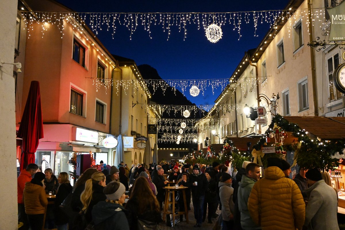 amt-der-stadt-bludenz-bludenzer-christkindlemarkt-ffnete-wieder-seine