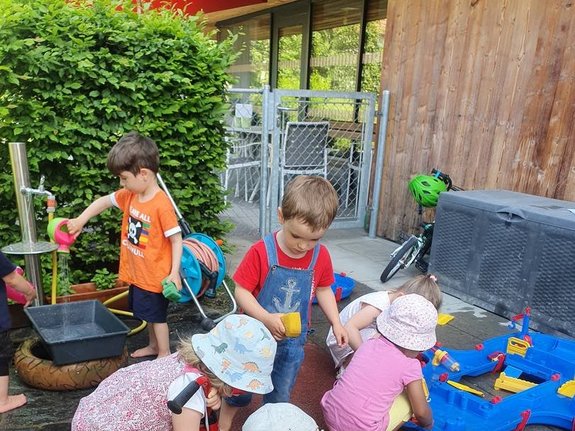 Kleinkindbetreuung_Farbtuepfle_Sommer_2022__2_