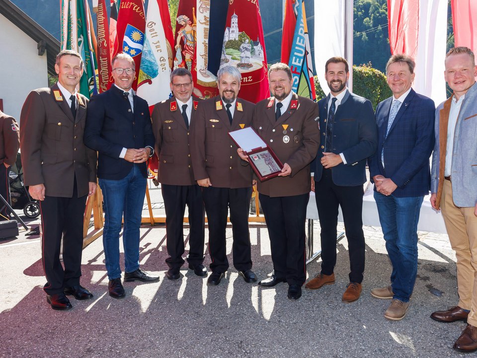 Gerätehauseinweihung Ortsfeuerwehr Bings-Stallehr .