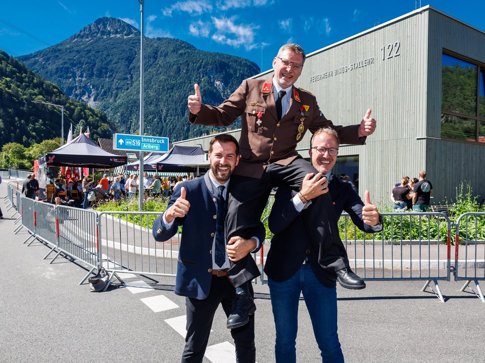 Gerätehauseinweihung Ortsfeuerwehr Bings-Stallehr .