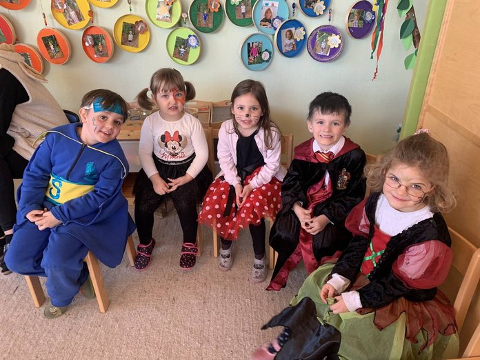 Faschingskostueme_von_den_Haeslekinder