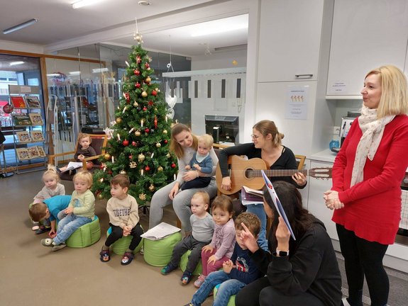 Weihnachtssingen_im_Farbtuepfle_am_21