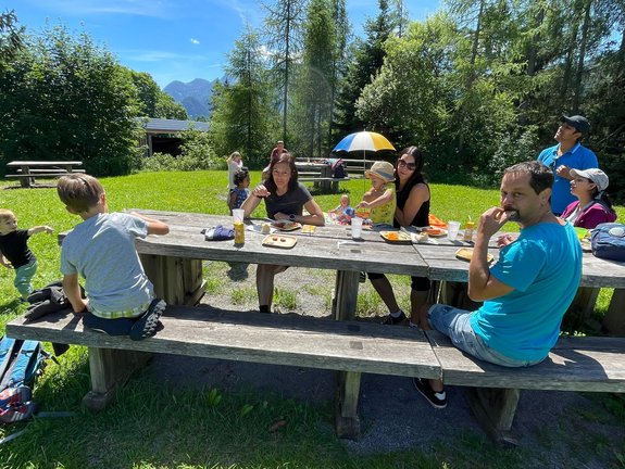 Kleinkindbetreuung_Farbtuepfle_Grillfest_Tschengla_2022__7_