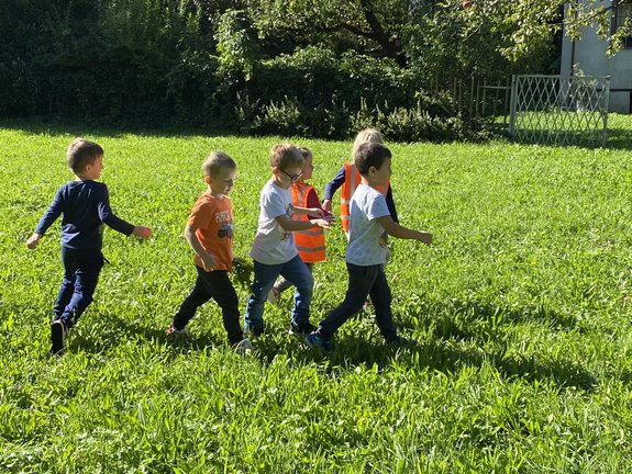 Pfarrkindergarten_Heilig_Kreuz_Besuch_Garten___6__01